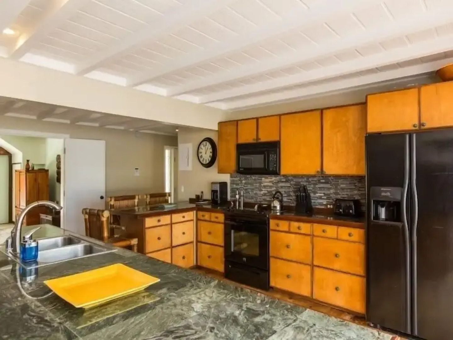 Helen's Beach House 6 Bedroom Home by RedAwning