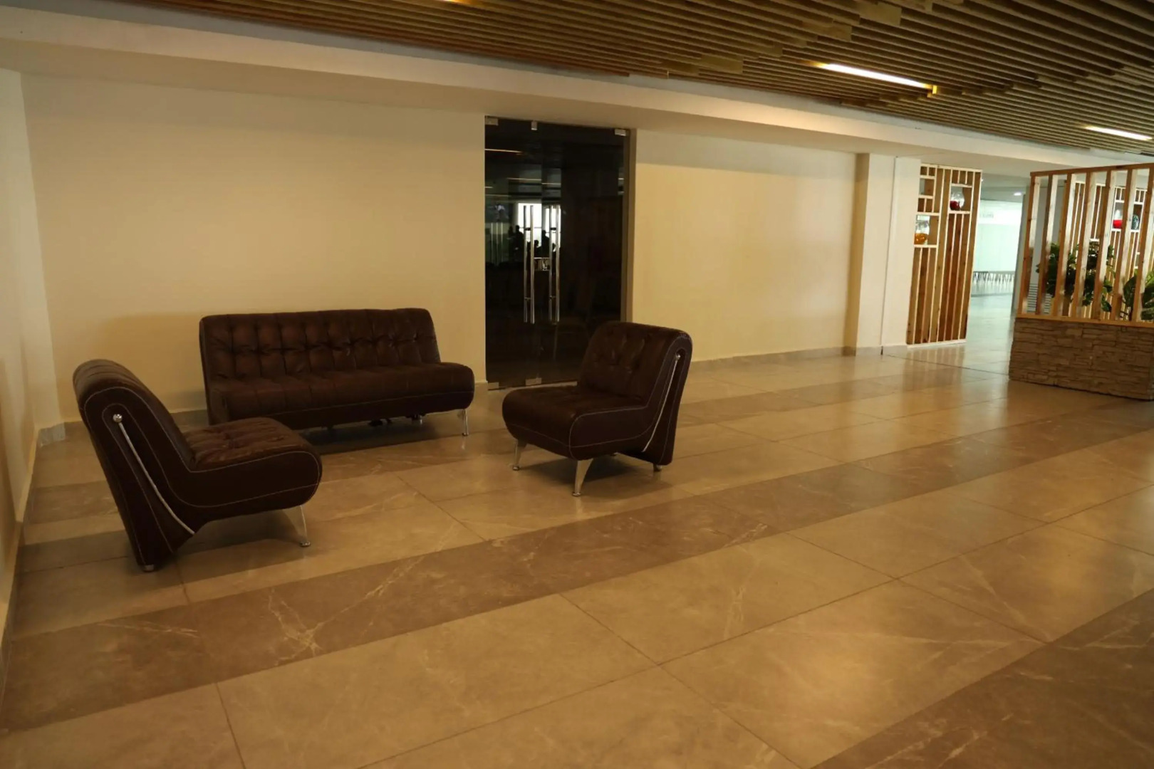 Отель PrideInn Plaza Nairobi Airport