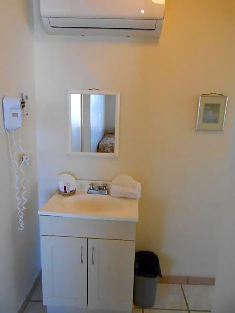 #55 Suite Bungalow Seaside Hotel & Victors RV Park