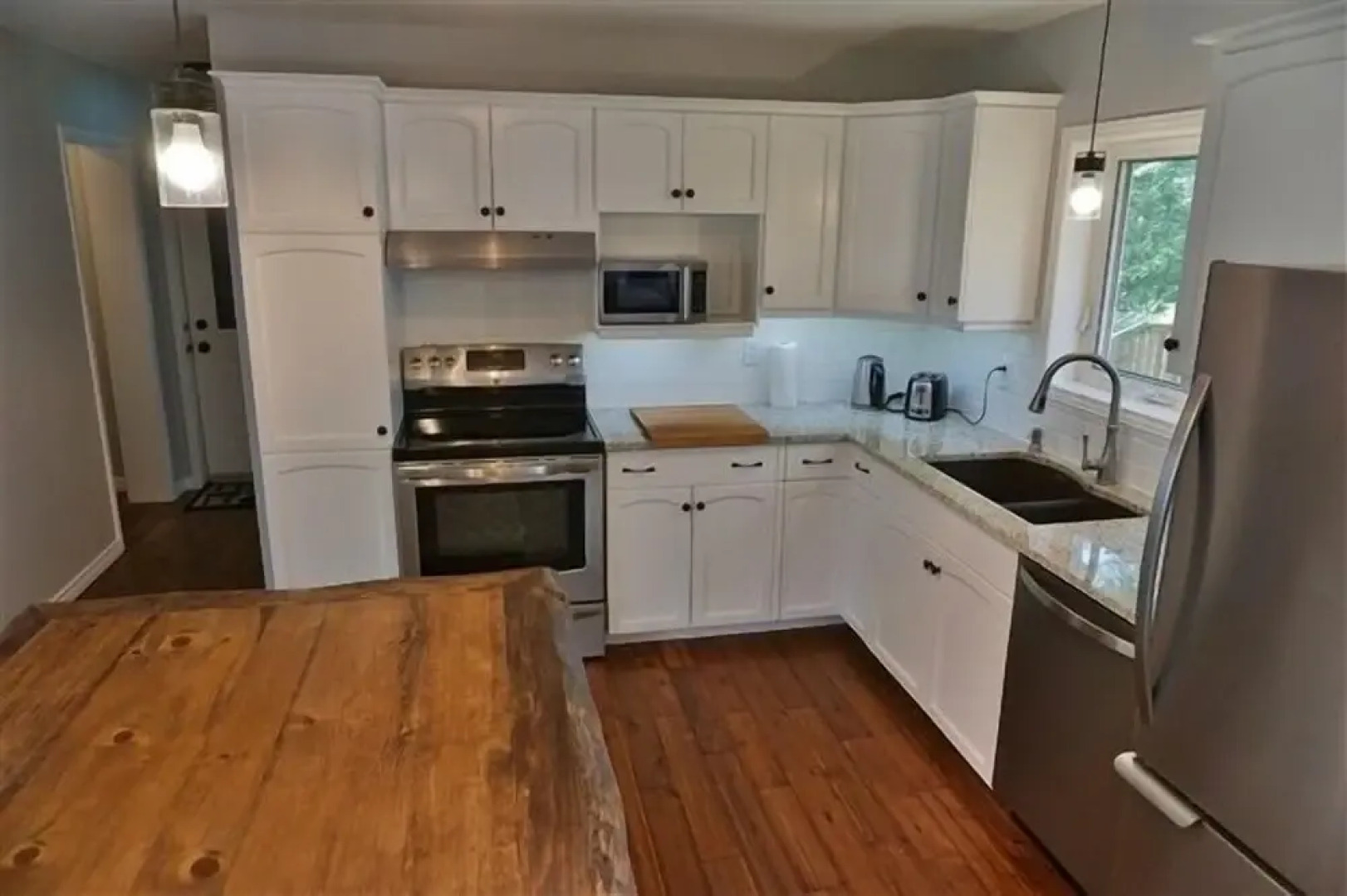 433 Kamaniskeg Lake 3 Bedroom Cottage