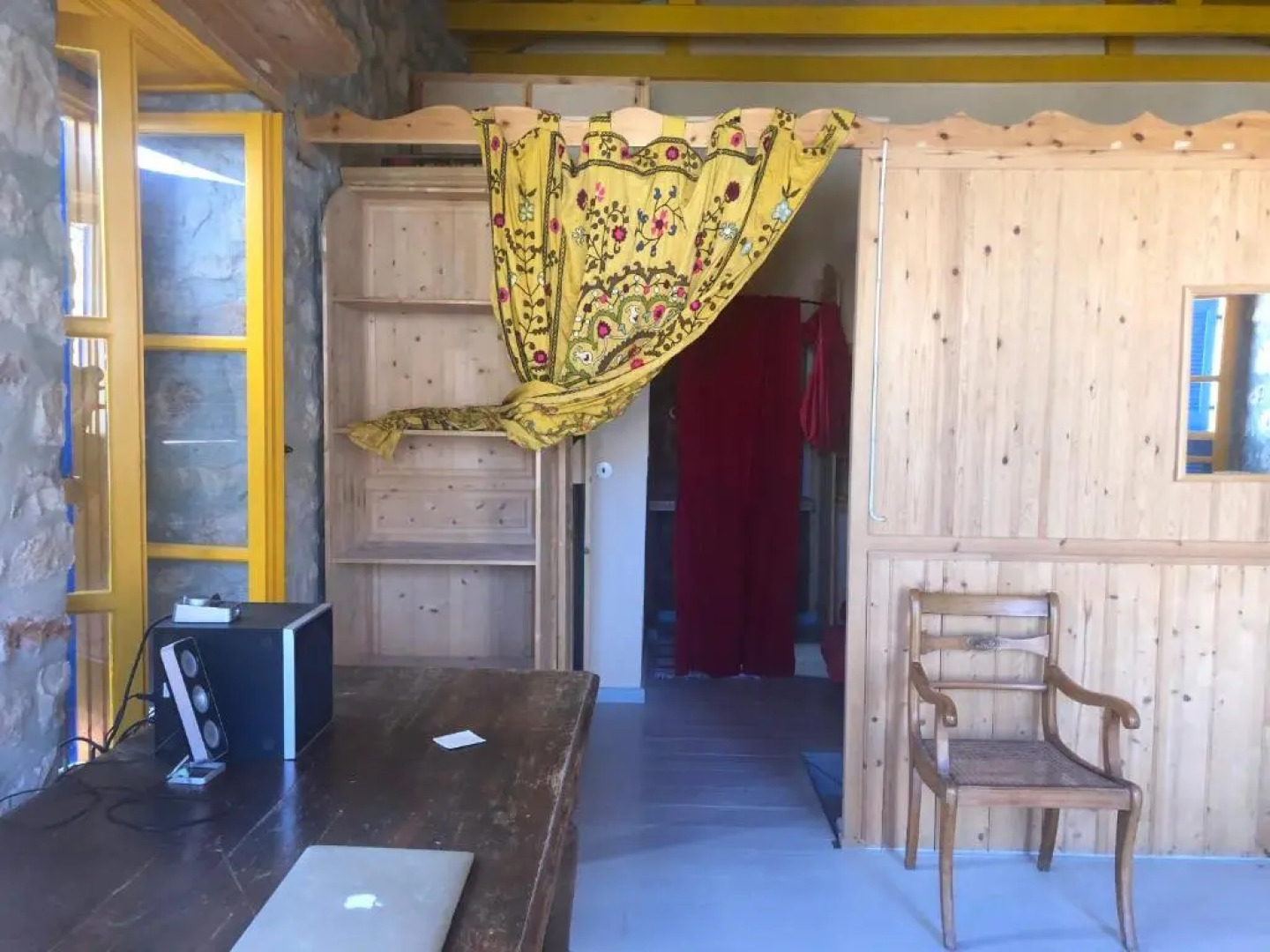 Entire Island House Meters From The Waterfont