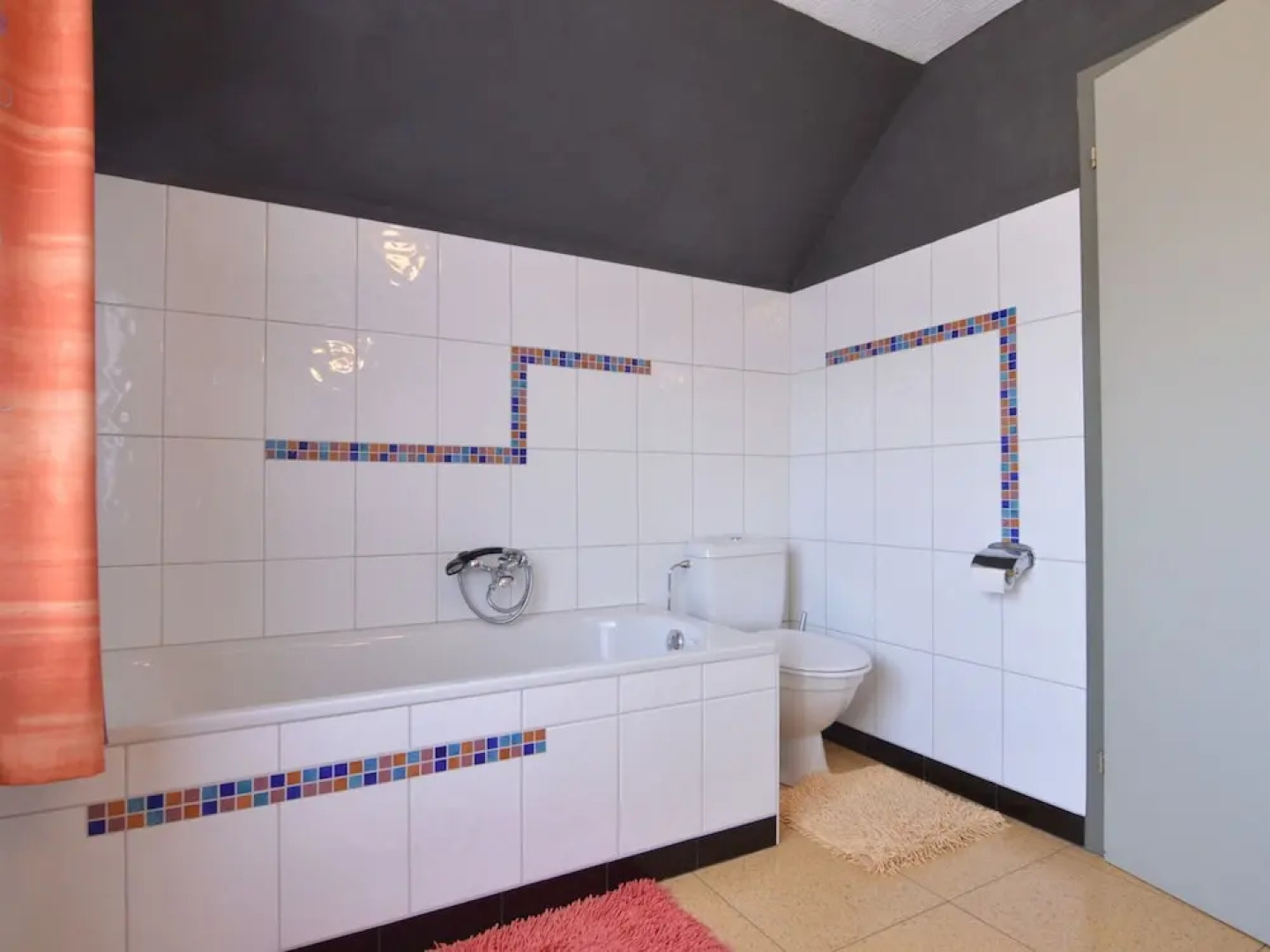 Apartment in Liege With Sauna & Hot Tub