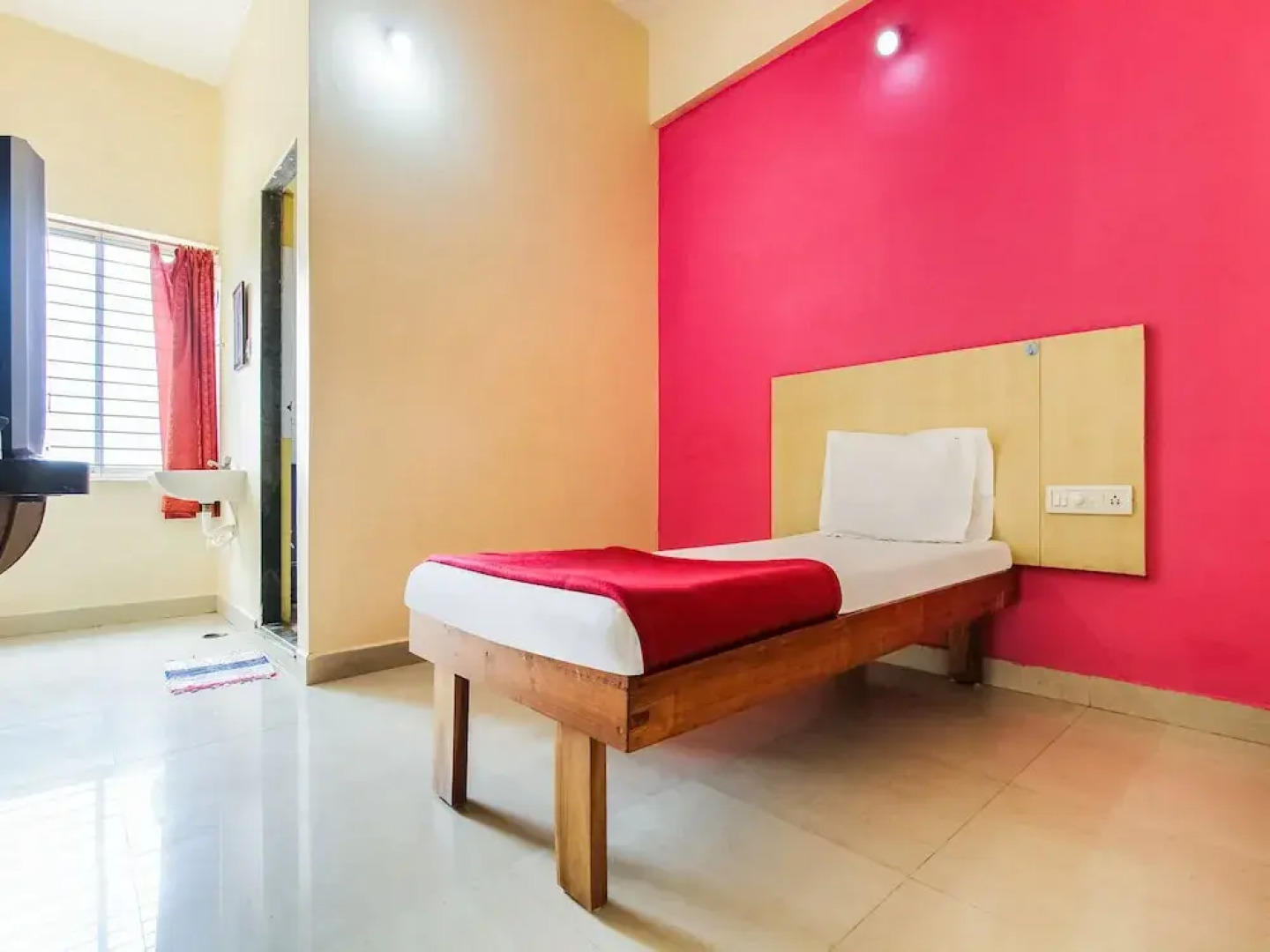 SPOT ON 60208 Hotel Ashoka Deluxe Lodging And Restaurant