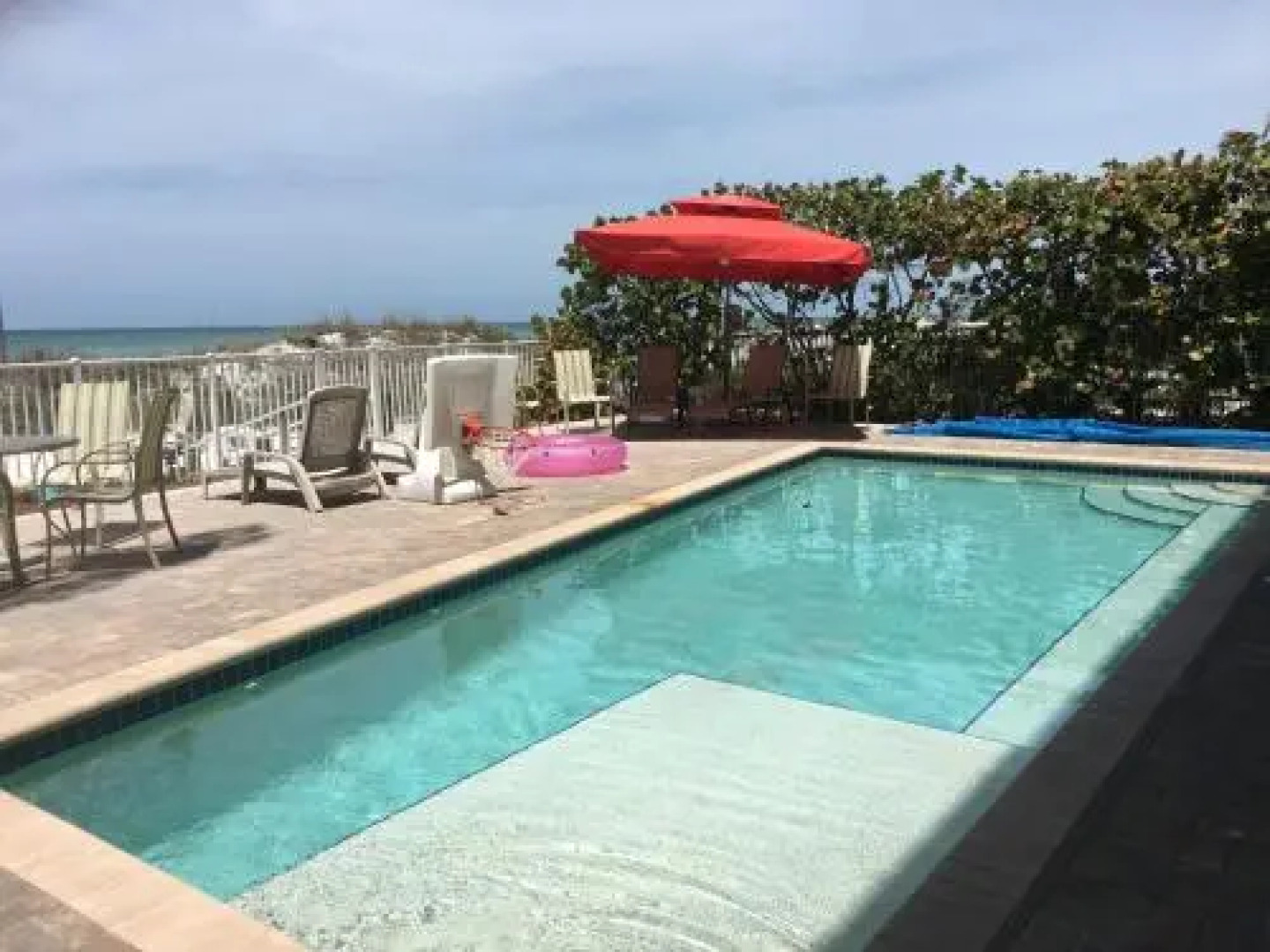 Joyce's Beachfront Suite 3