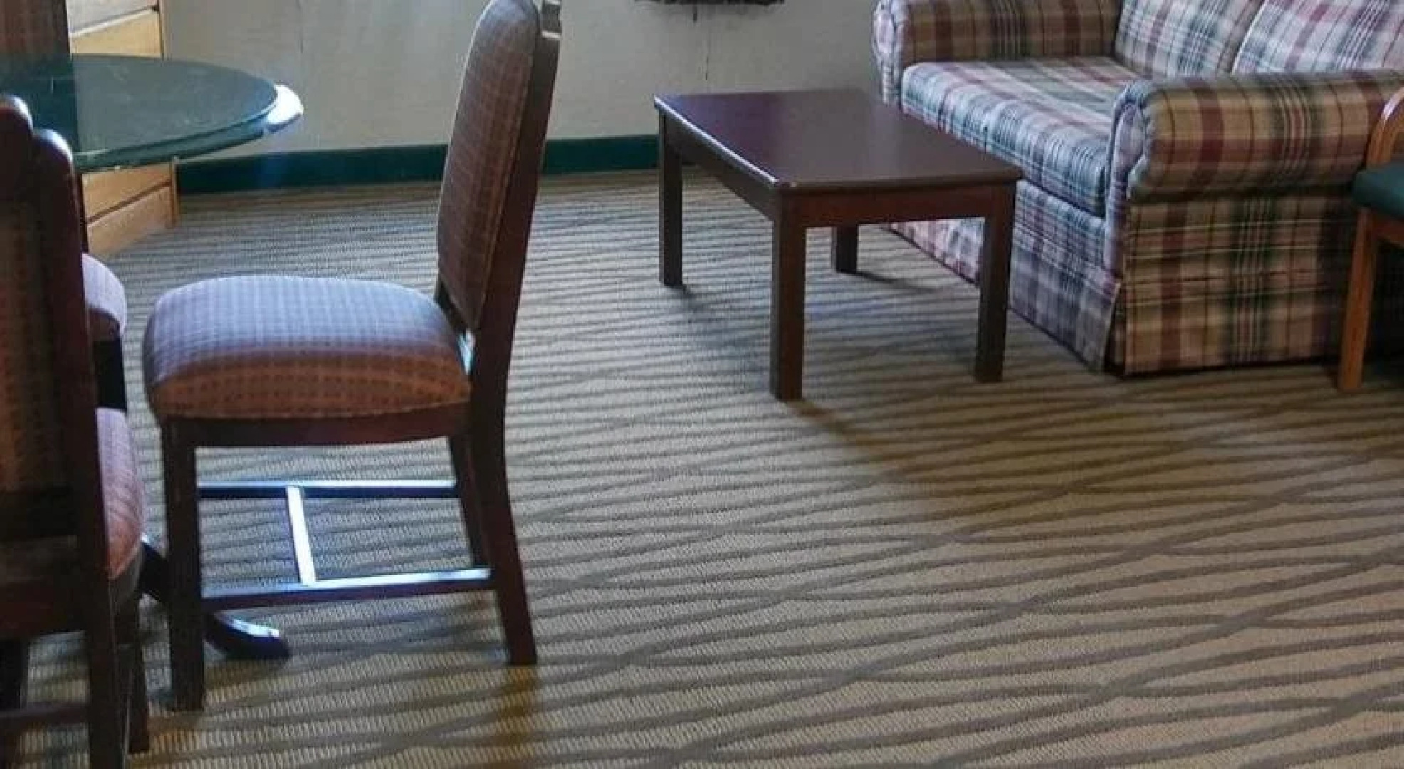 President Inn & Suites