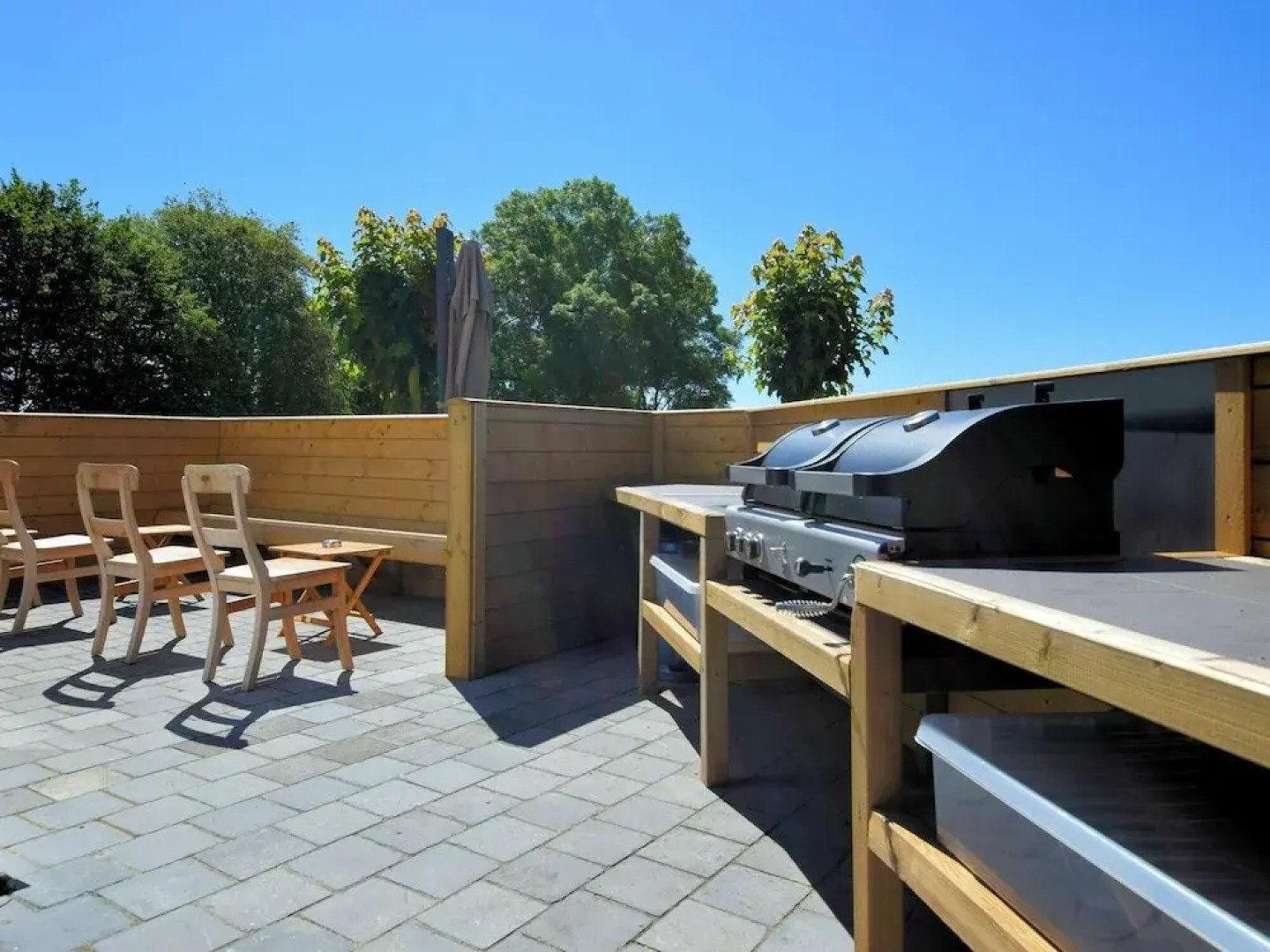 Beautiful, Luxury Home with Sauna, Hot Tub, Private Bathrooms