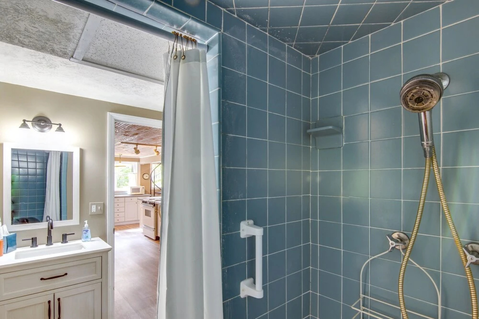 Black Mountain Cabin Apartment ~ 2 Mi to Downtown!