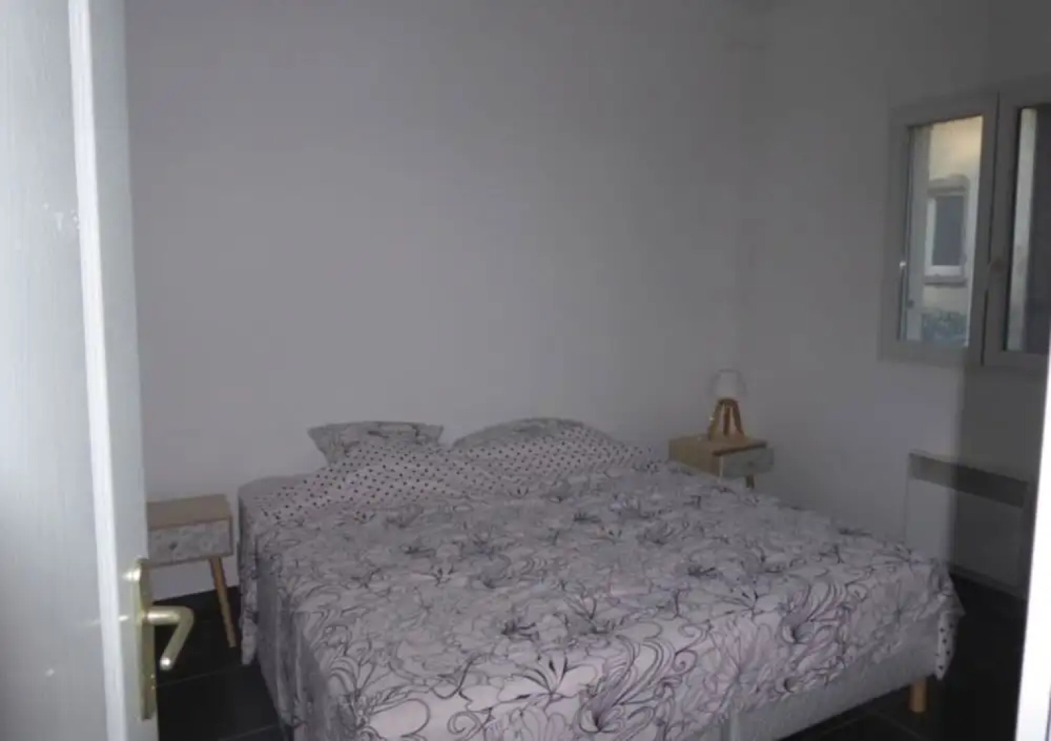 Maisons entières dans grand domaine