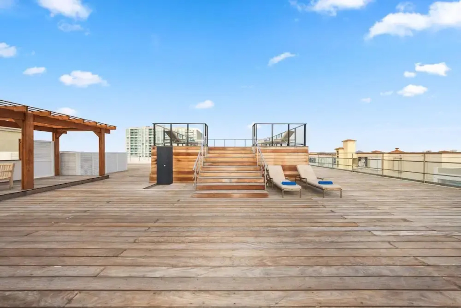 The Cove 106 in Palm Beach Aruba - Prime Location - Free Parking