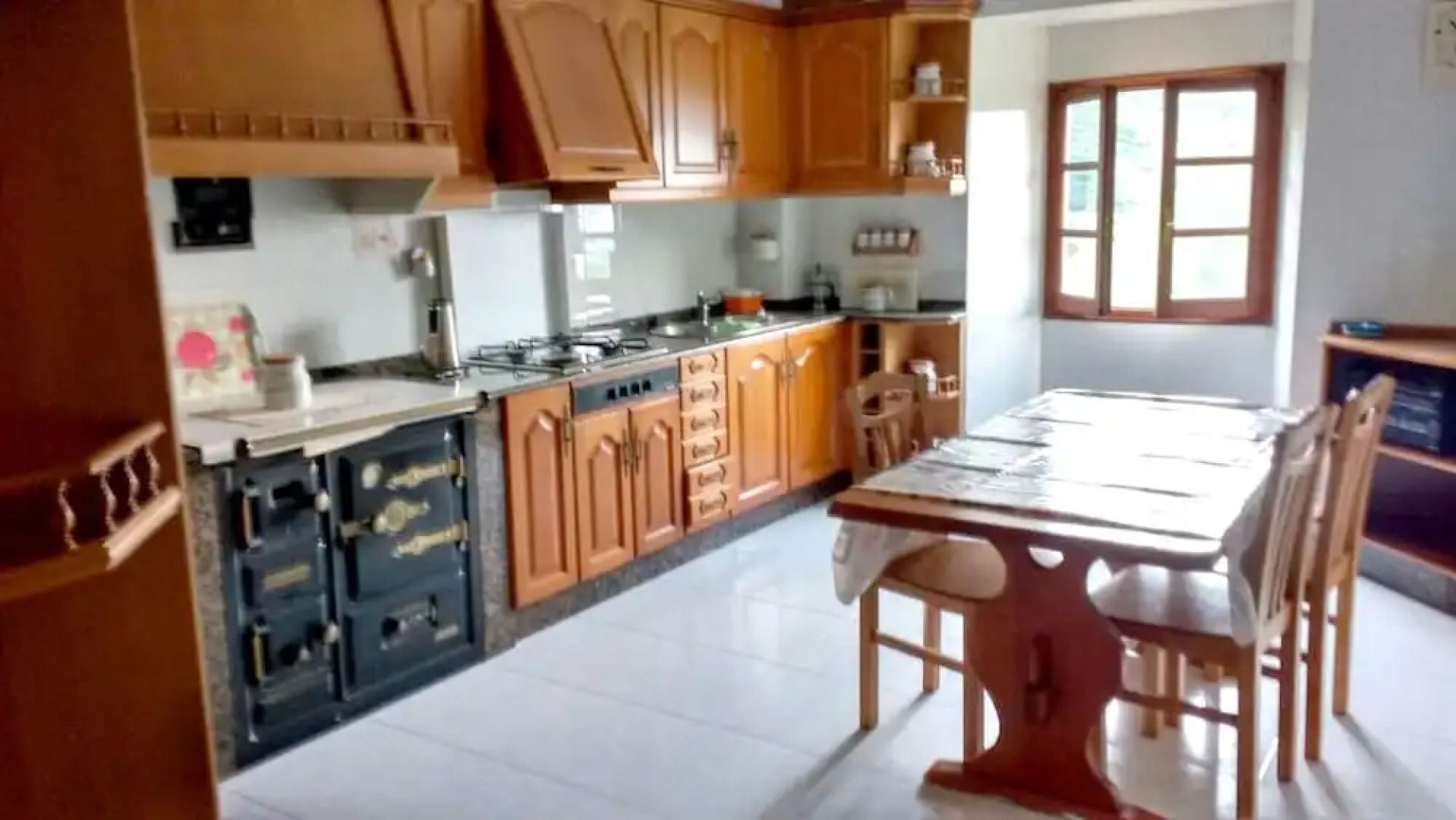 Apartment With 2 Bedrooms in Viveiro, With Wonderful Mountain View, Enclosed Garden and Wifi Near the Beach