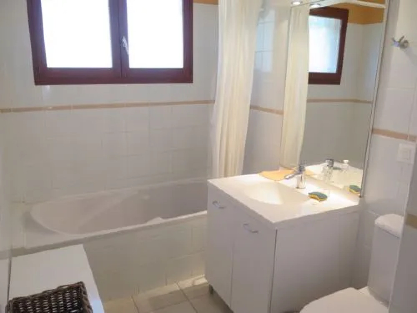 LOriÂ©e du Bois (HUT100)