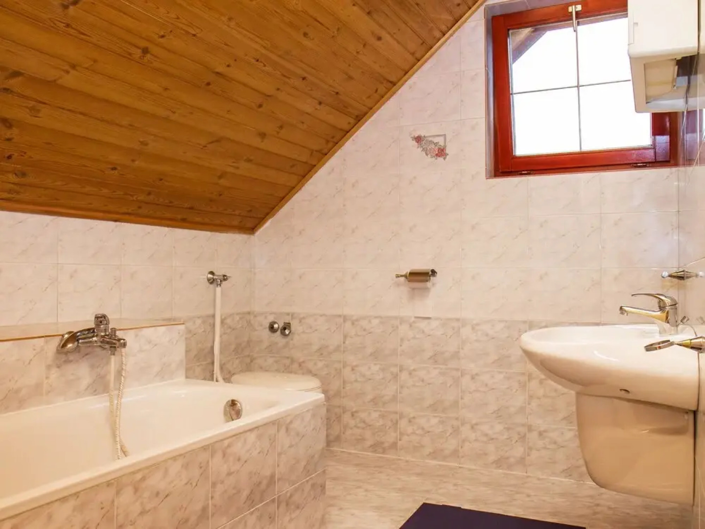 Yellow 2 Balatonm Riaf rd