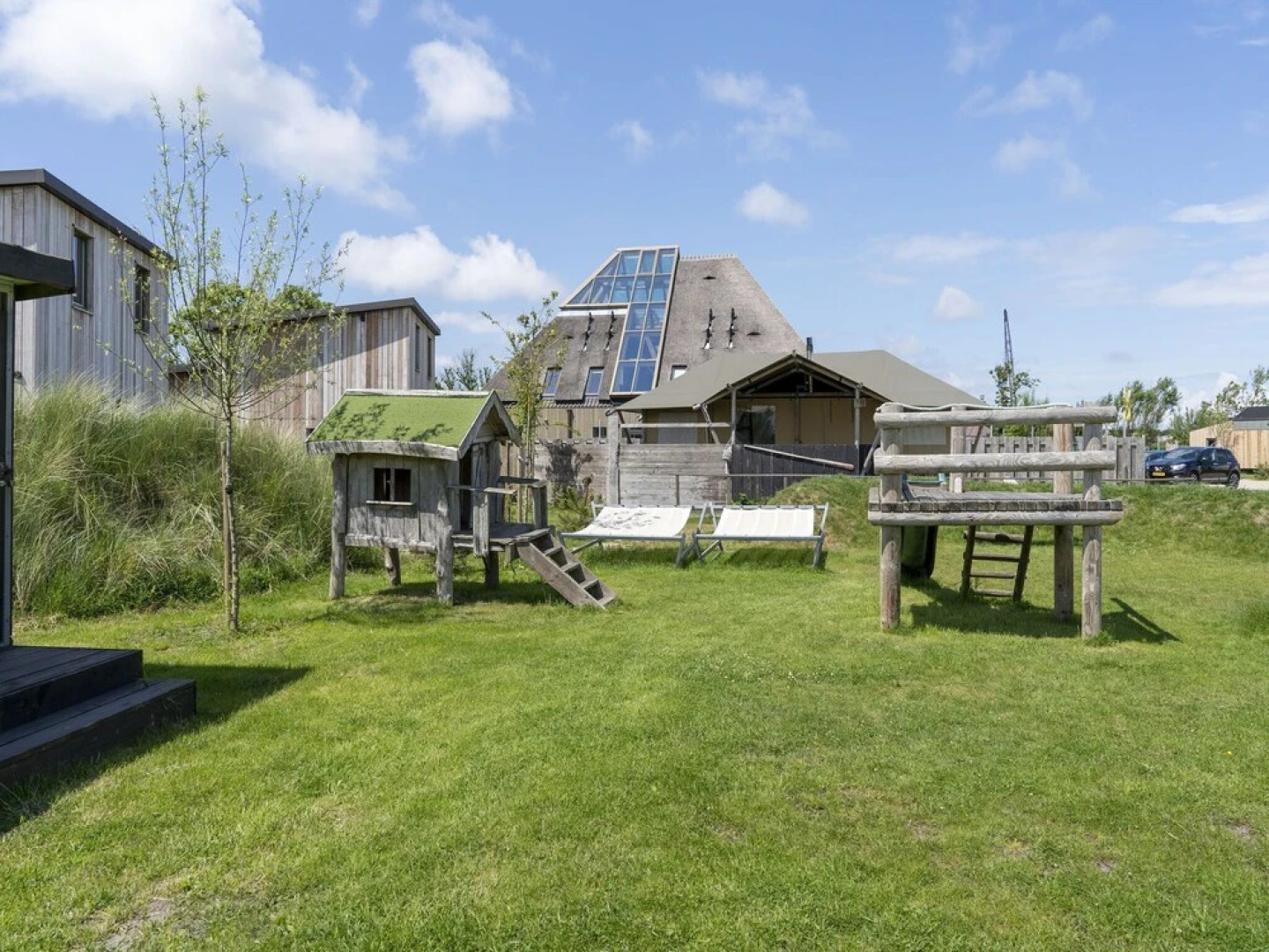 Wonderful Beach Lodge for 8 People near Beach, Sea, & Village of Callantsoog