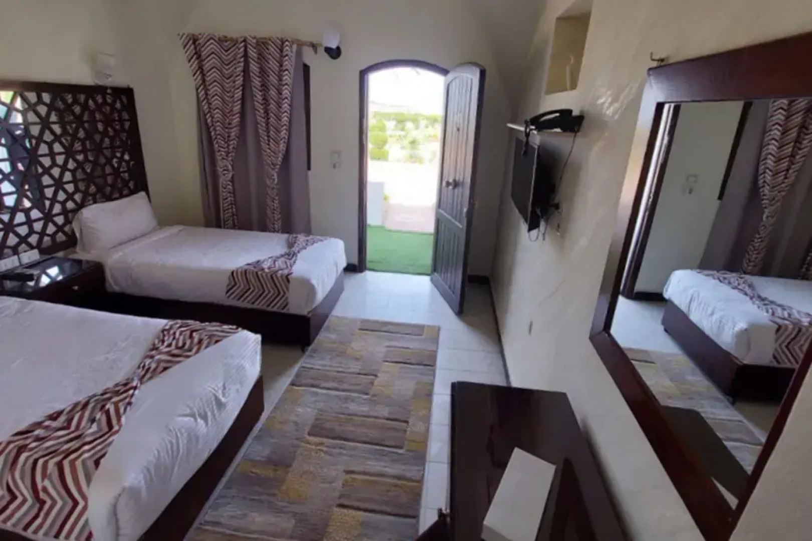 Dolphin Continental Hotel