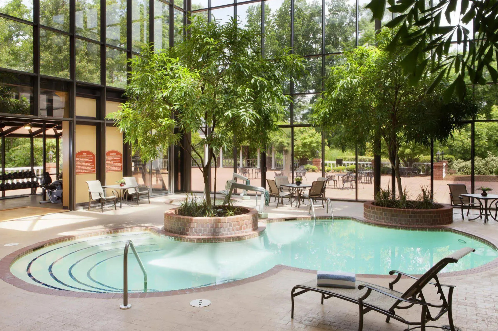 DoubleTree by Hilton Hotel Charlottesville