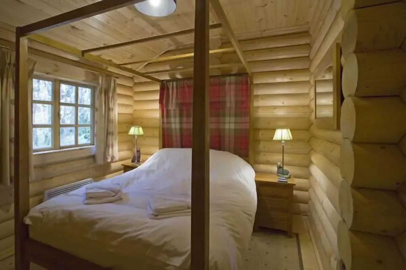 BCC Loch Ness Log Cabins