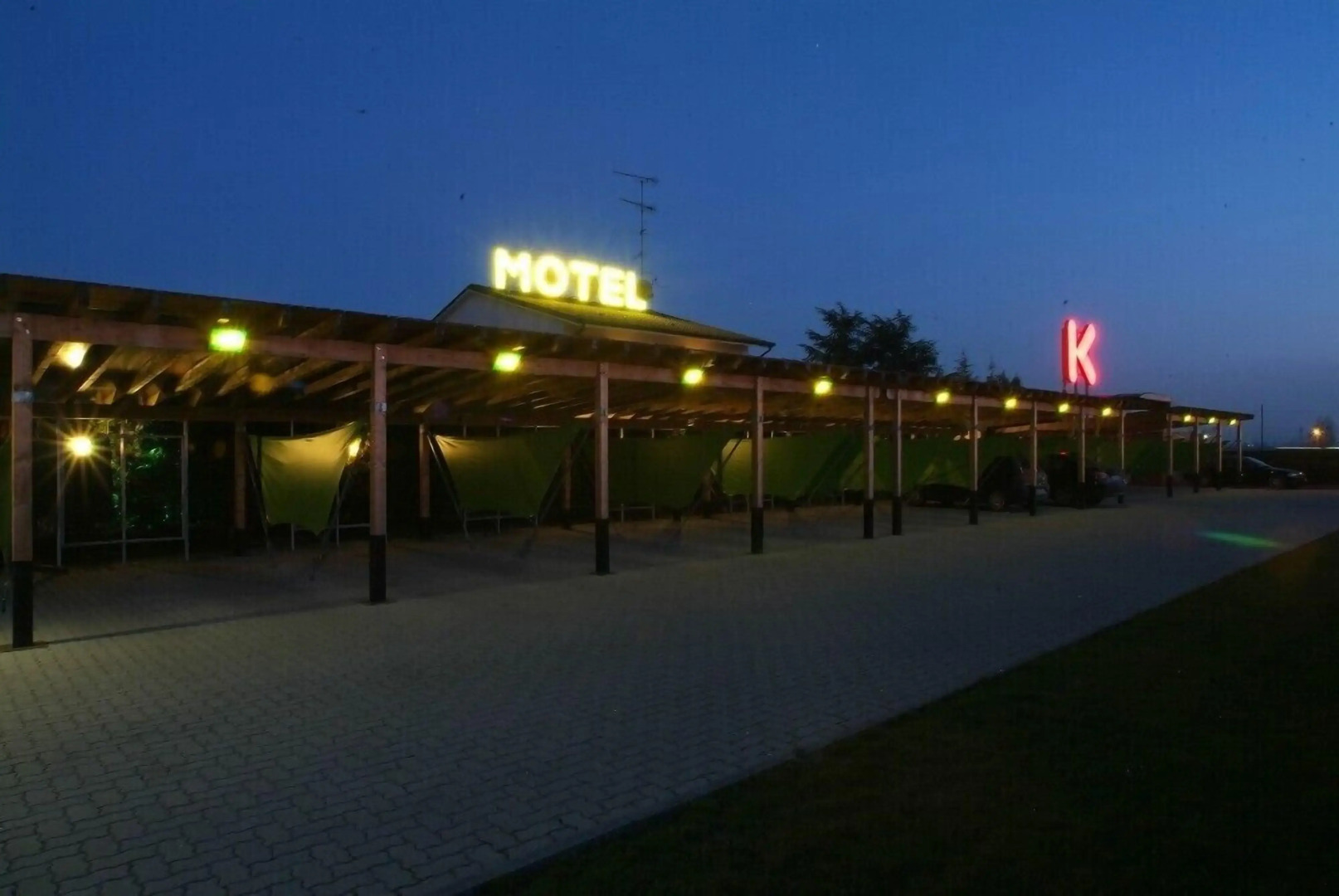 Motel K Suite A Tema & Wellness
