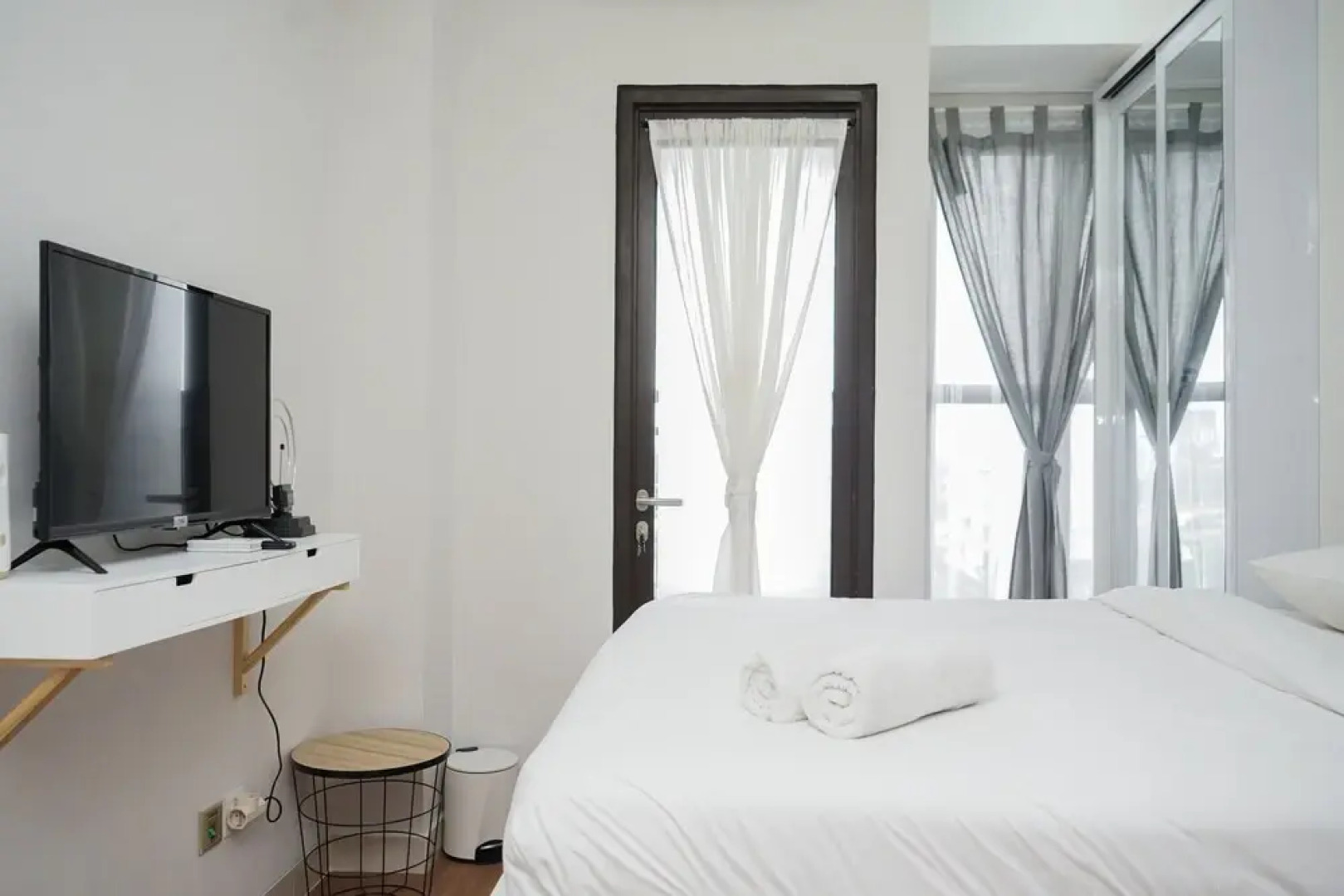 Elegant and Comfort Studio at Transpark Bintaro Apartment