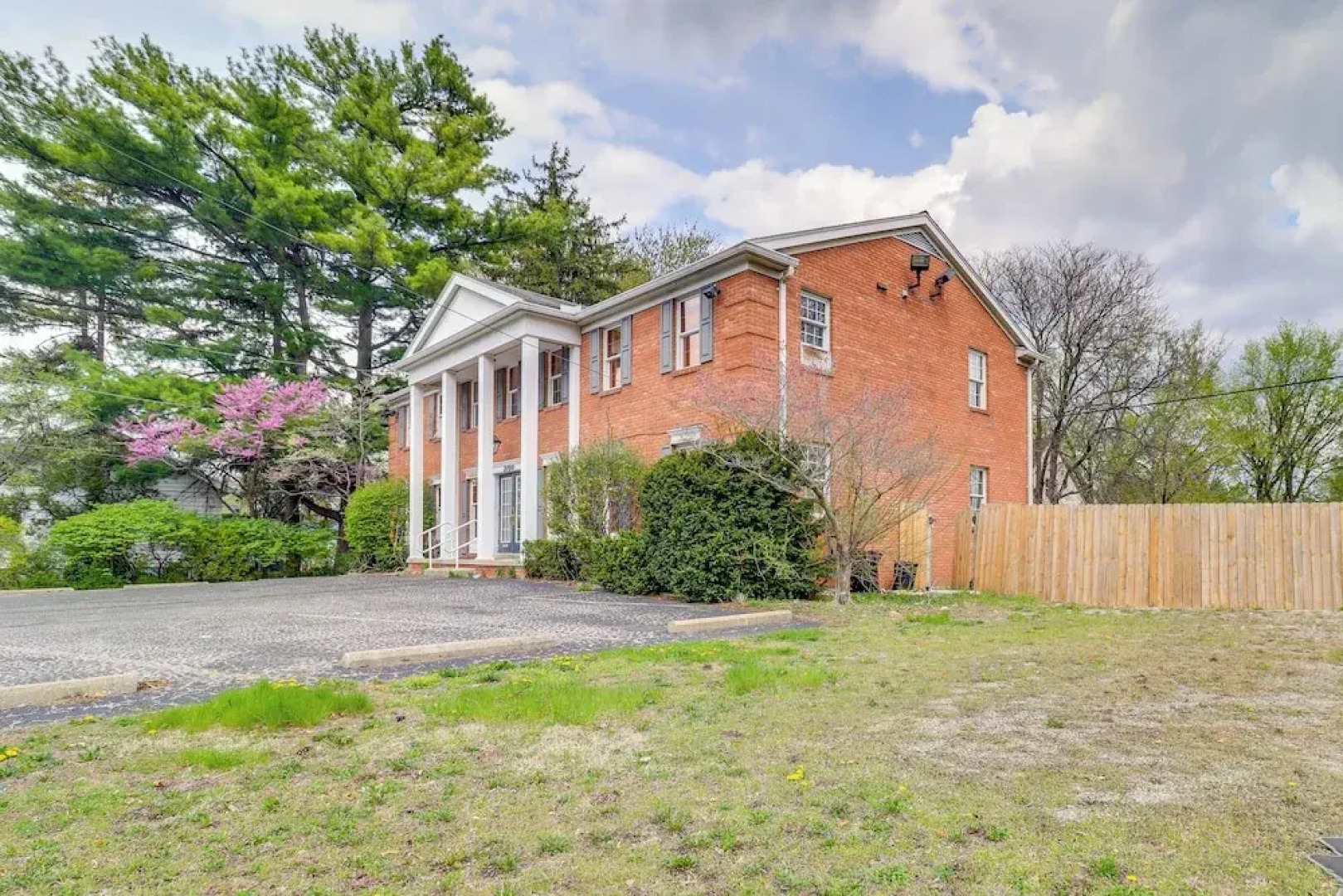 7 Mi to Downtown: Toledo Apt Near Franklin Park