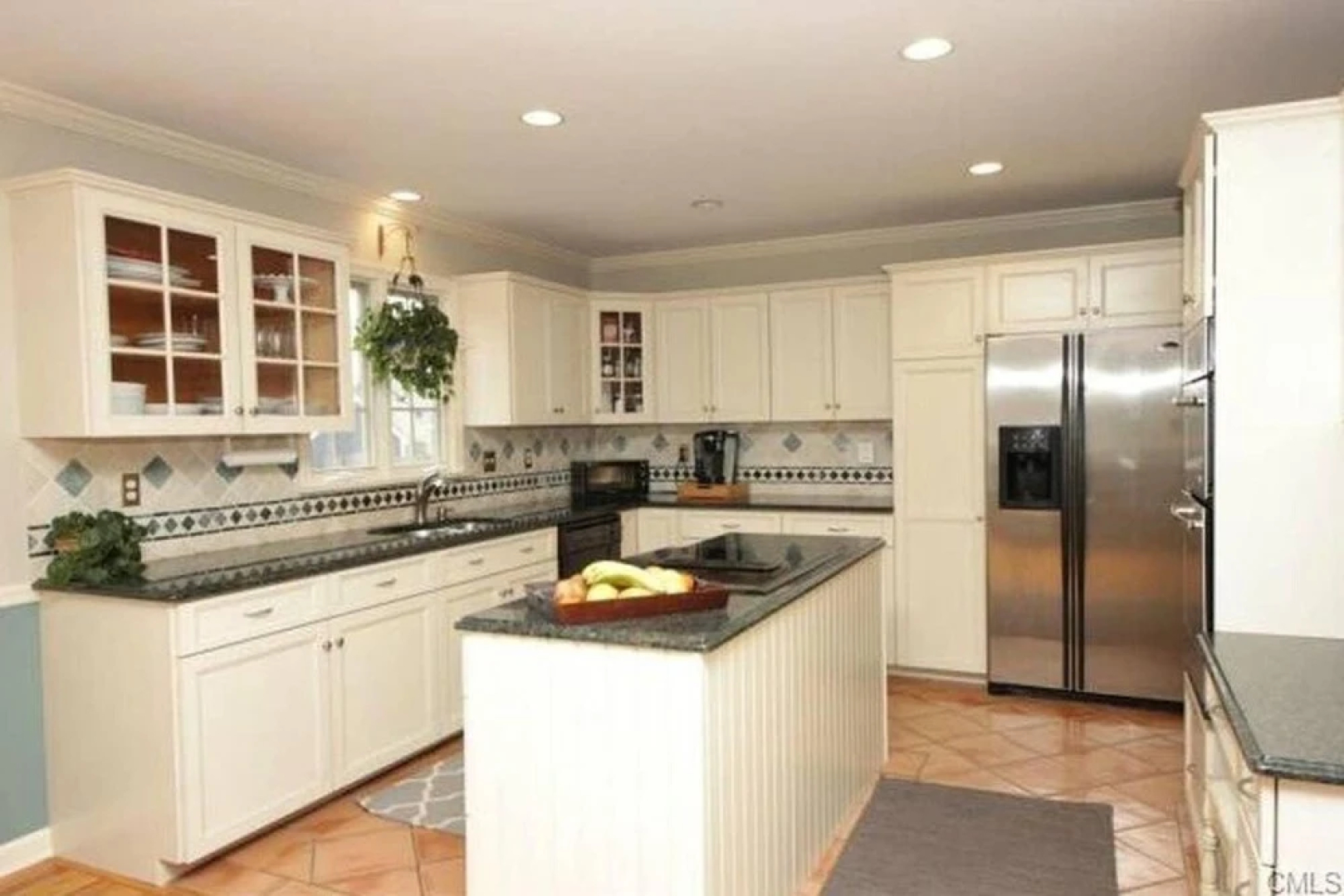 Suburban Getaway. Fire pit & Fireplace. Steam Shower