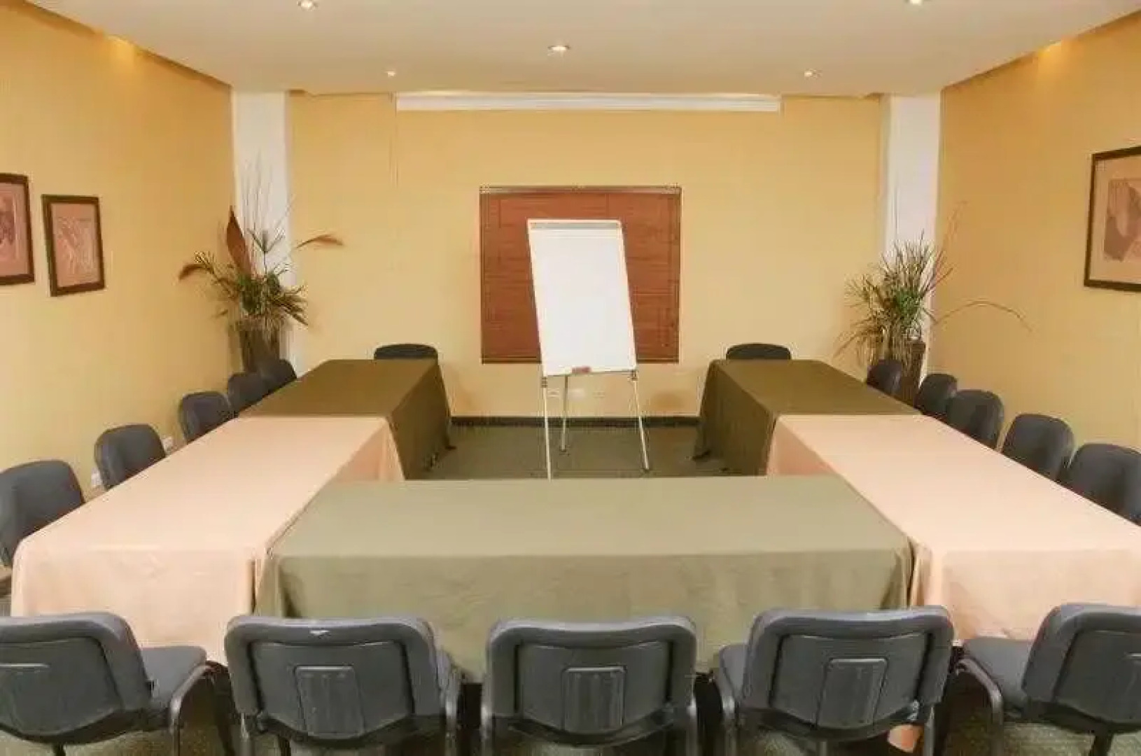 Best Western Plus Cumbres Aeropuerto