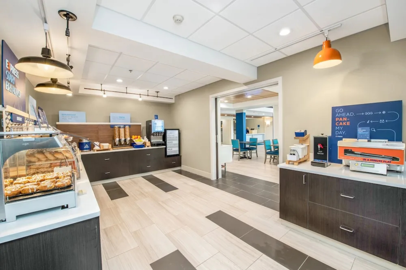 Holiday Inn Express & Suites Delafield