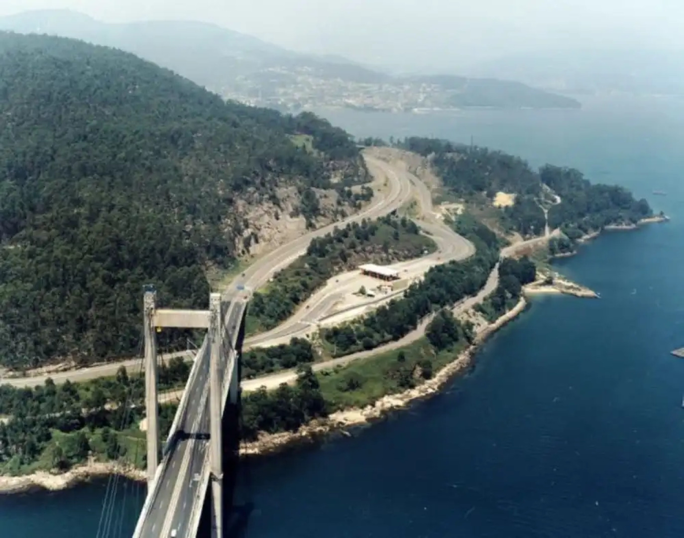 Galicia 100559 4 Bedroom Holiday home By Mo Rentals