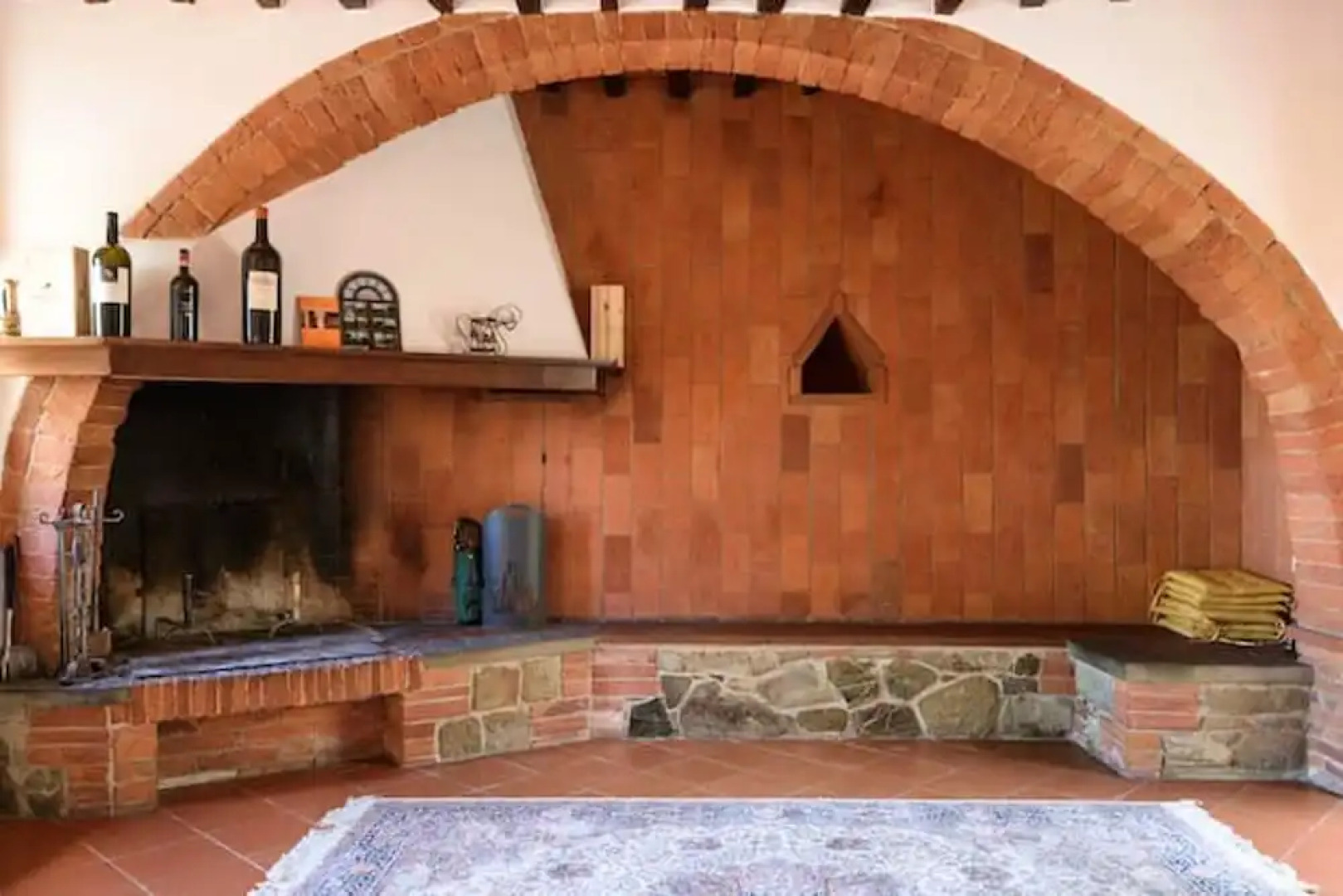 Villa With 9 Bedrooms in Sinalunga, With Wonderful Mountain View, Private Pool, Enclosed Garden