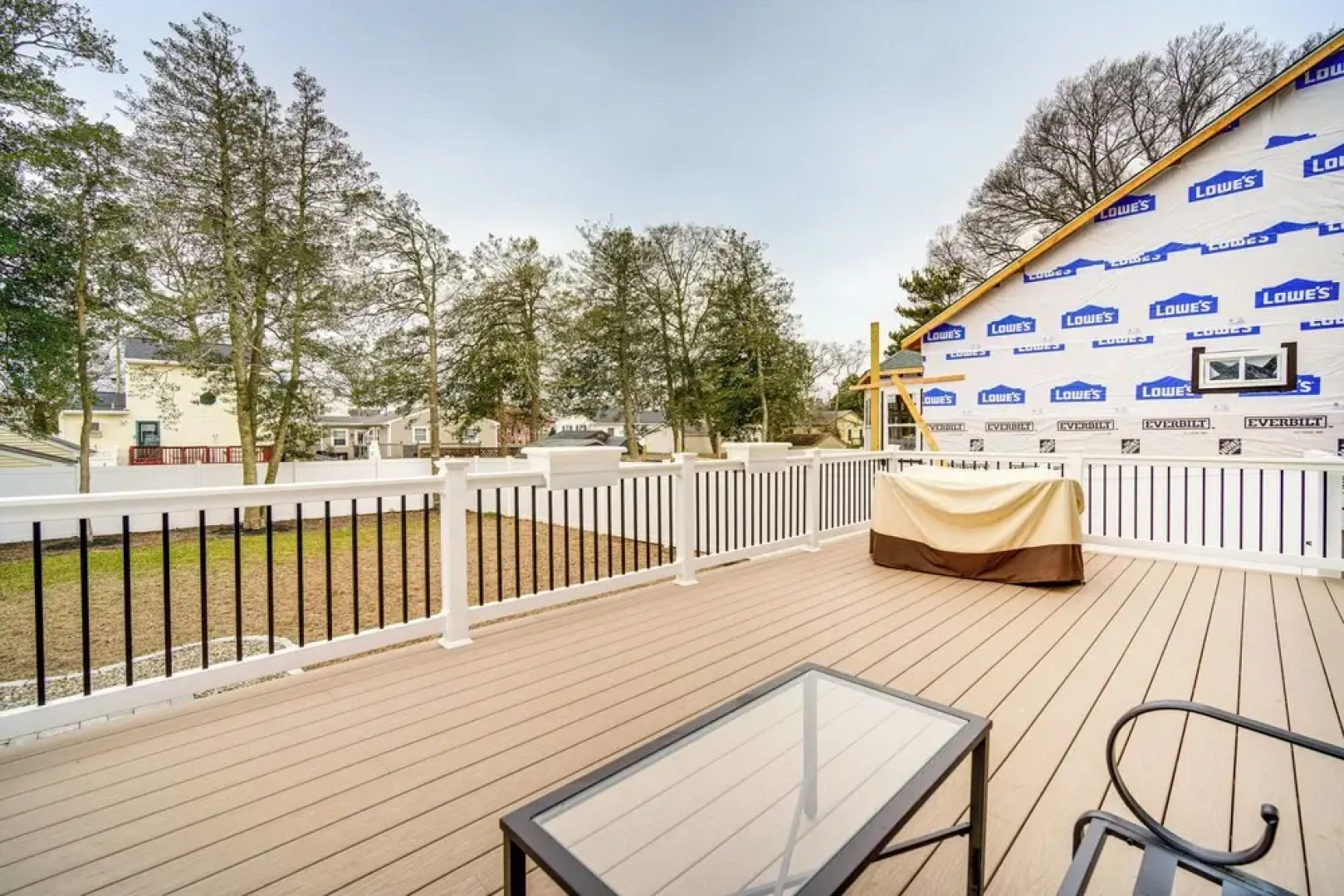 Steps to Sand: Villas Beach House w/ Decks!