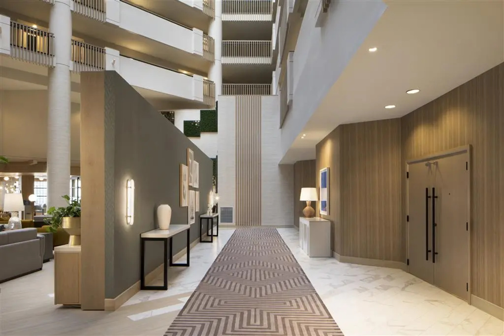 Hilton Santa Monica Hotel & Suites