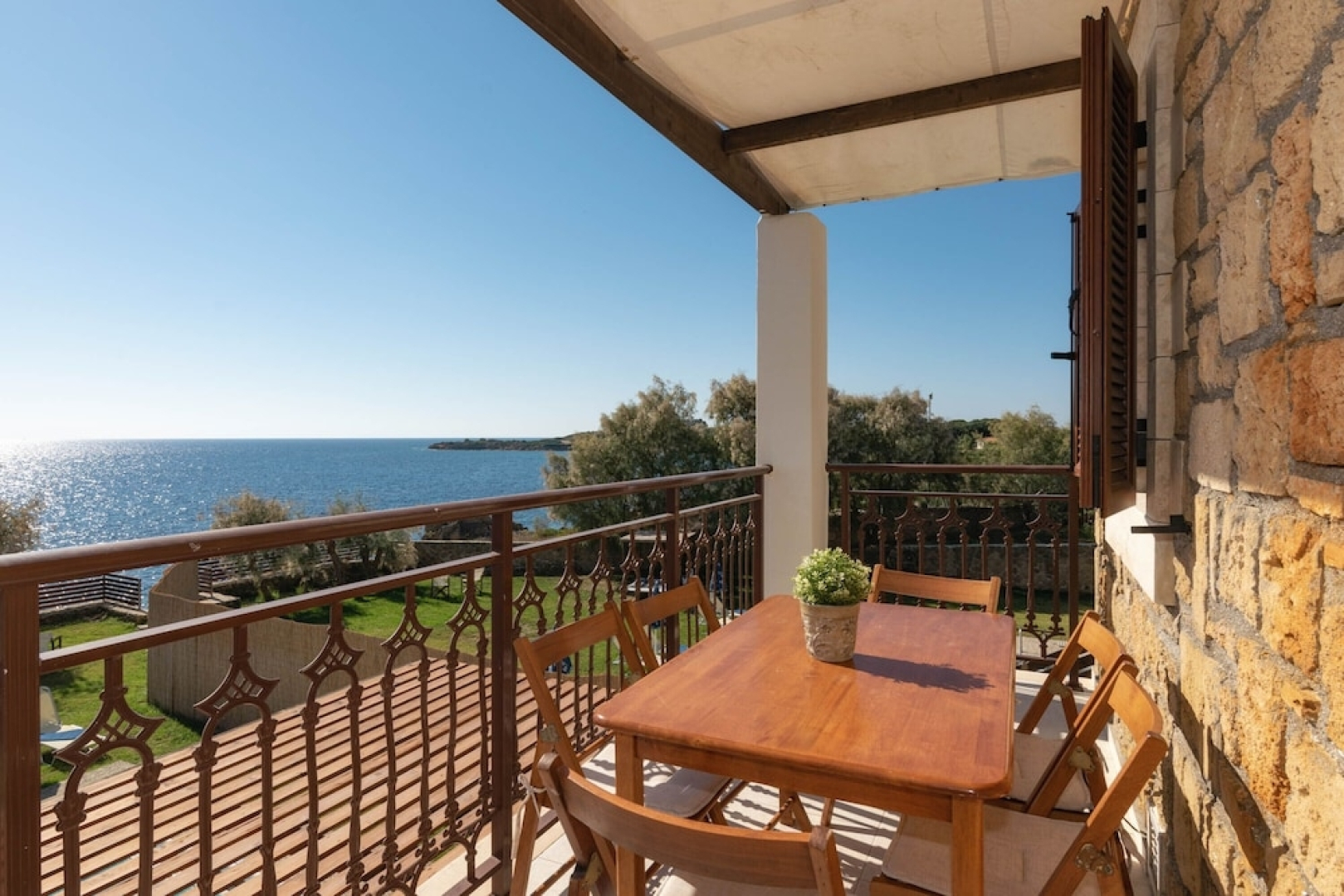 Armonia Seaside Villas