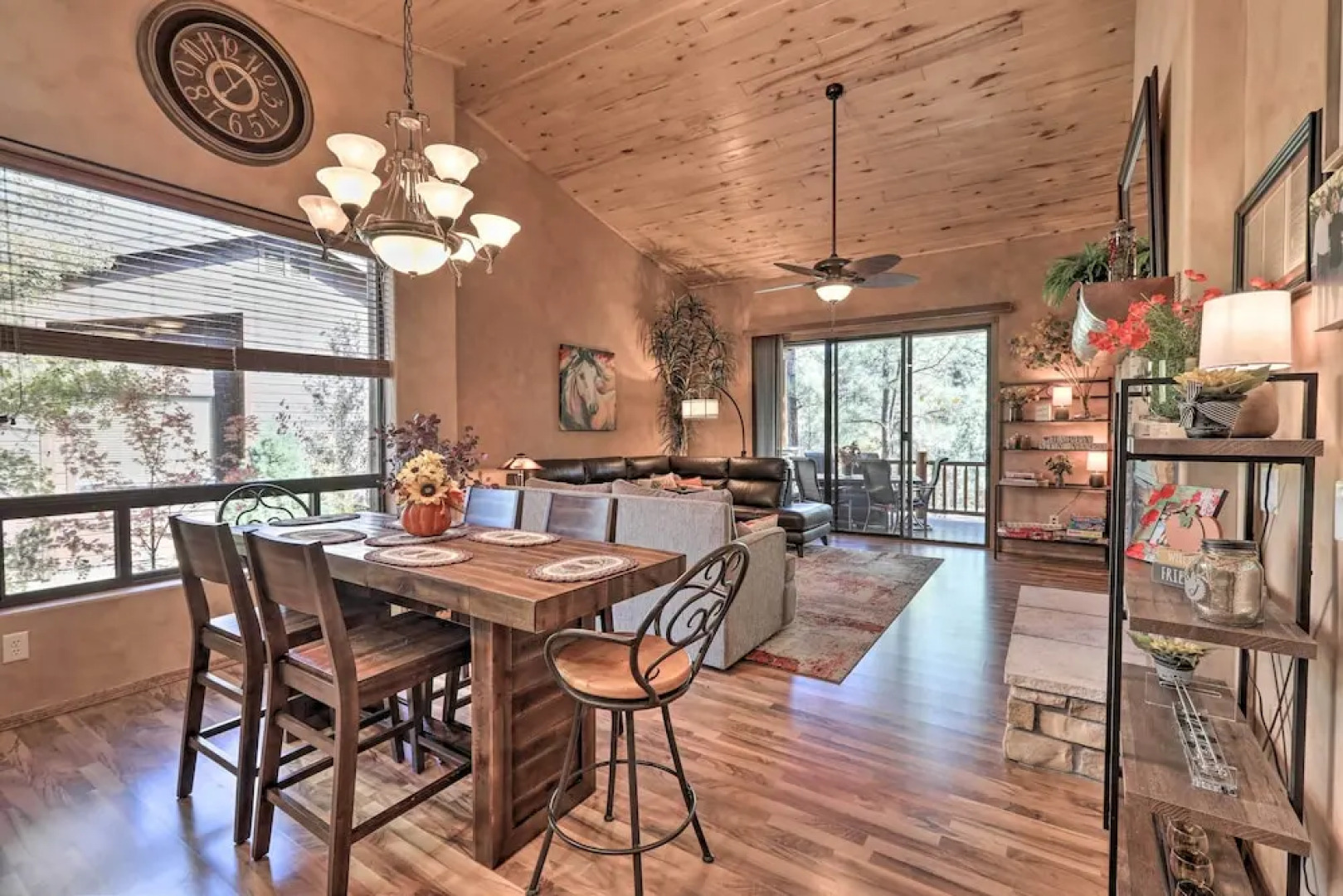 Pet-friendly Show Low Townhome w/ Deck & Grill!