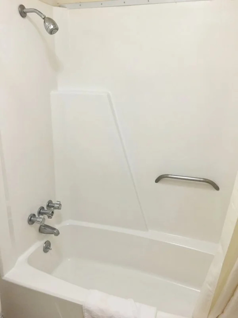 Rodeway Inn & Suites