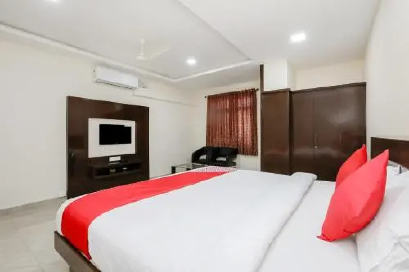 OYO 28184 BMR Residency