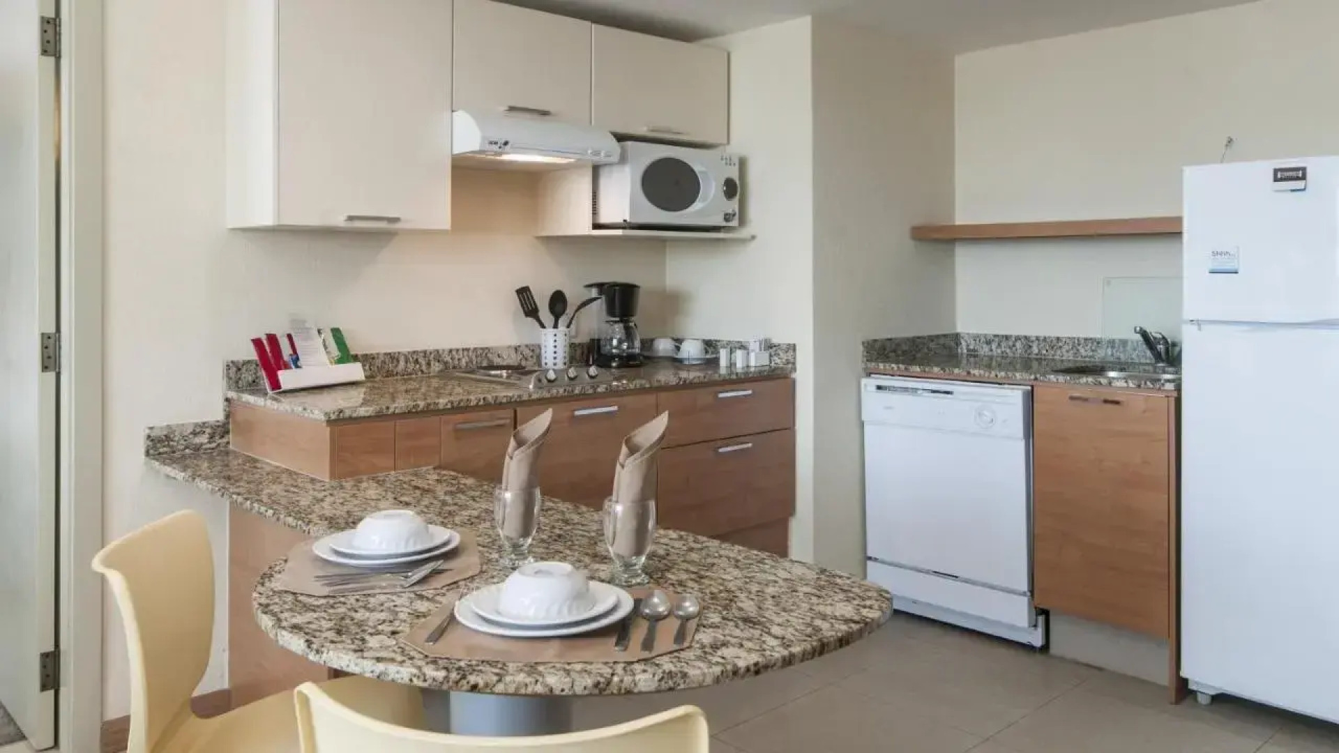 Staybridge Suites Guadalajara Expo by IHG