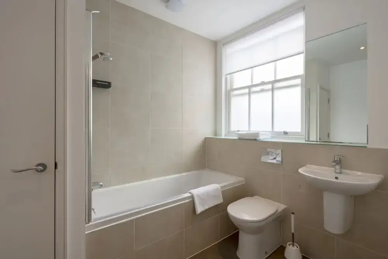 Luxurious Private One Bedroom Apartment