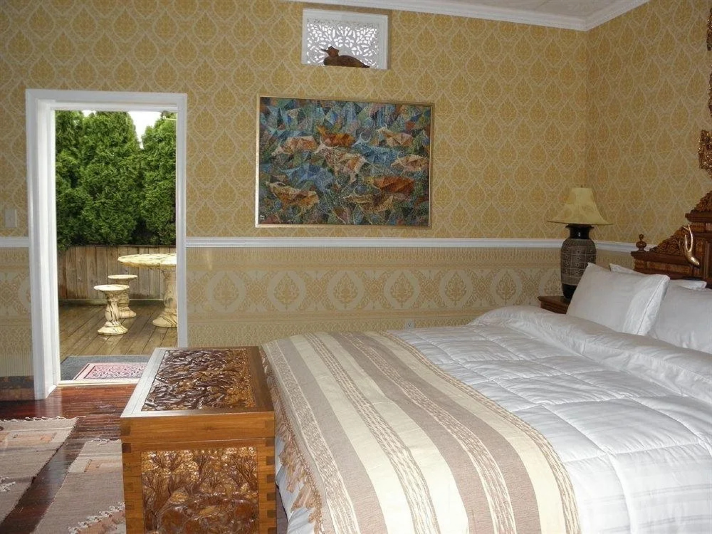 Dover Garden Suites
