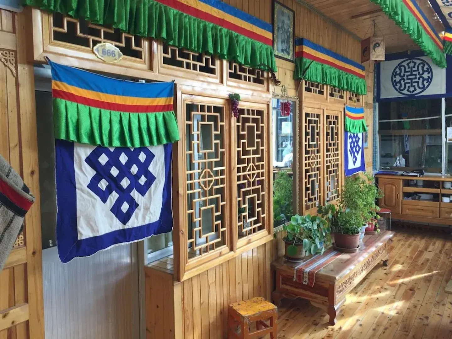 Yangkor Tibetan Homestay - Hostel