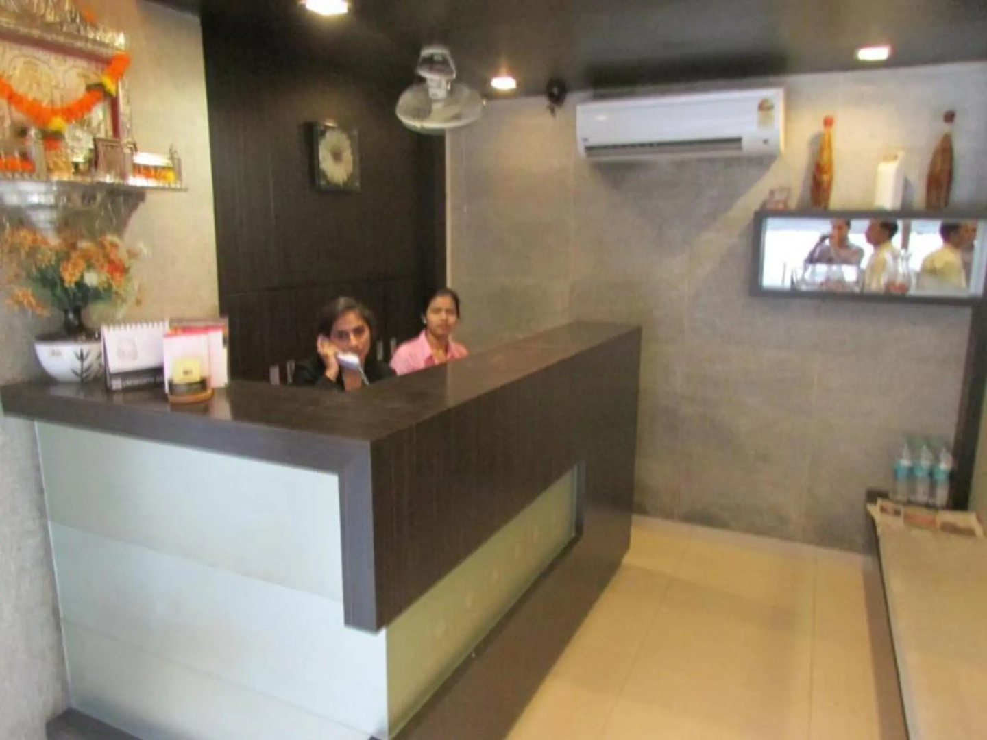 Capital O 74167 Hotel Mourya Residency