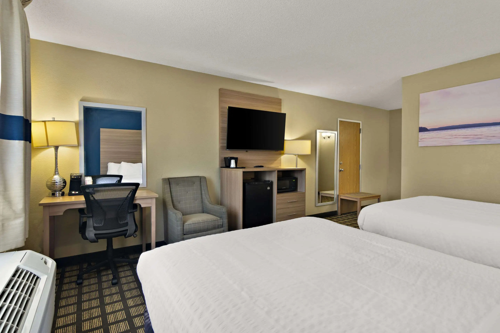 Clarion Pointe Bloomington – Normal near I-55 and University