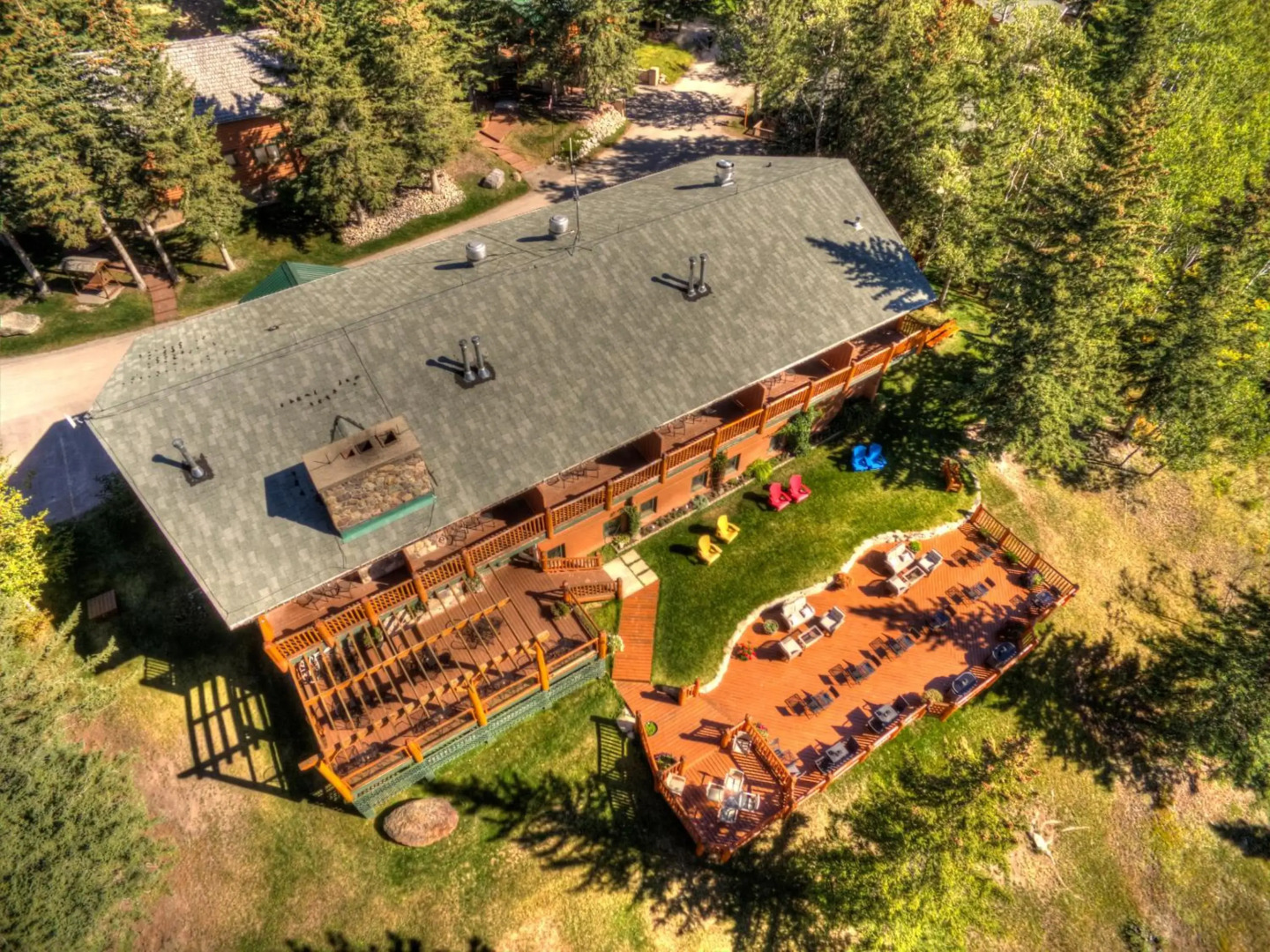 Overlander Mountain Lodge