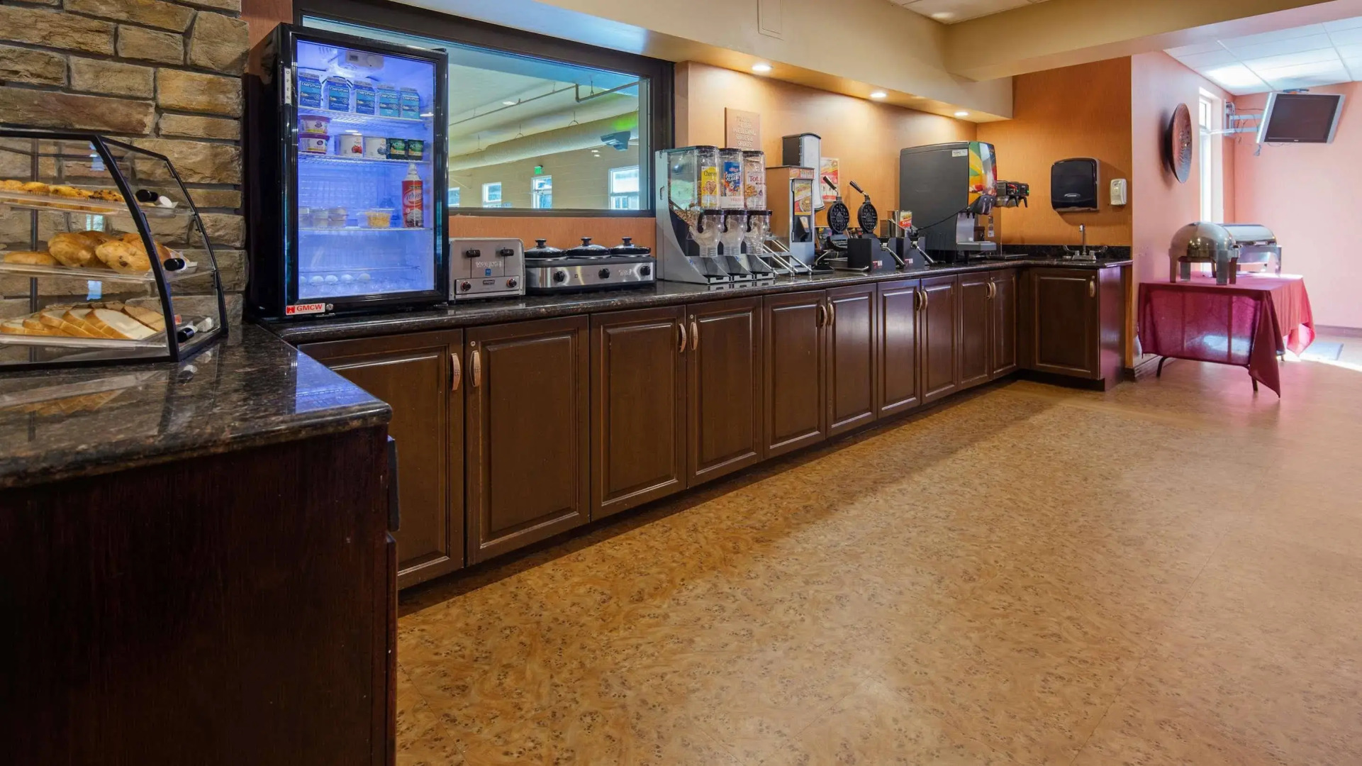 Crandon Inn and Suites