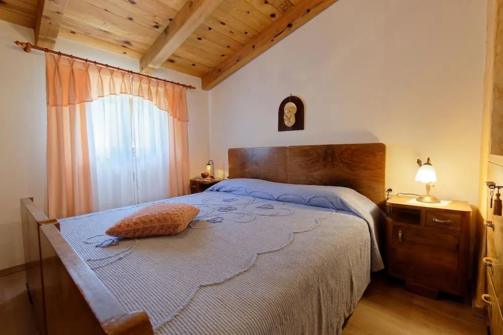 Casa Mira - Two Bedroom Holiday Home with Pool