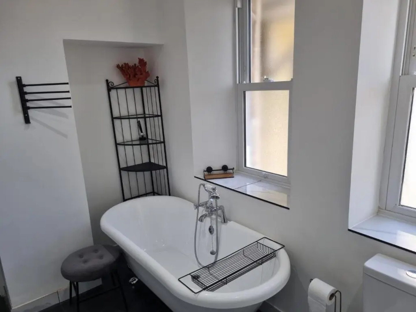 Exquisite 9 bed Villa hot tub, gym, cinema & more