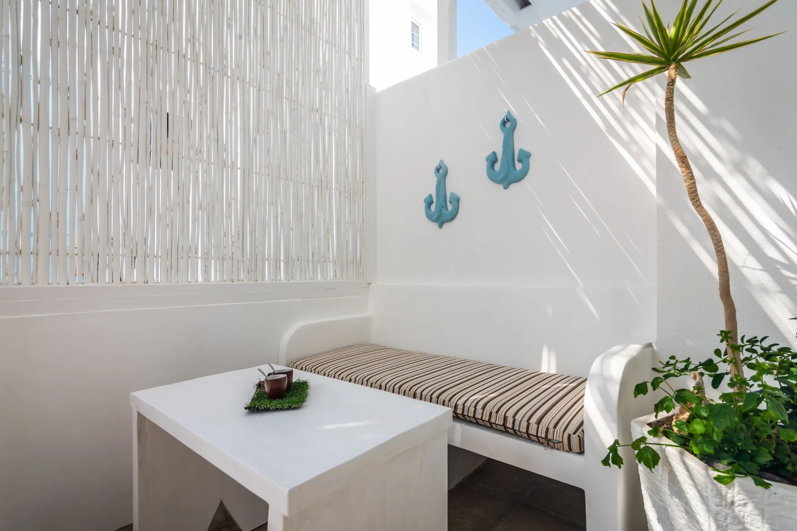 Niki Savvas Studio & Suites