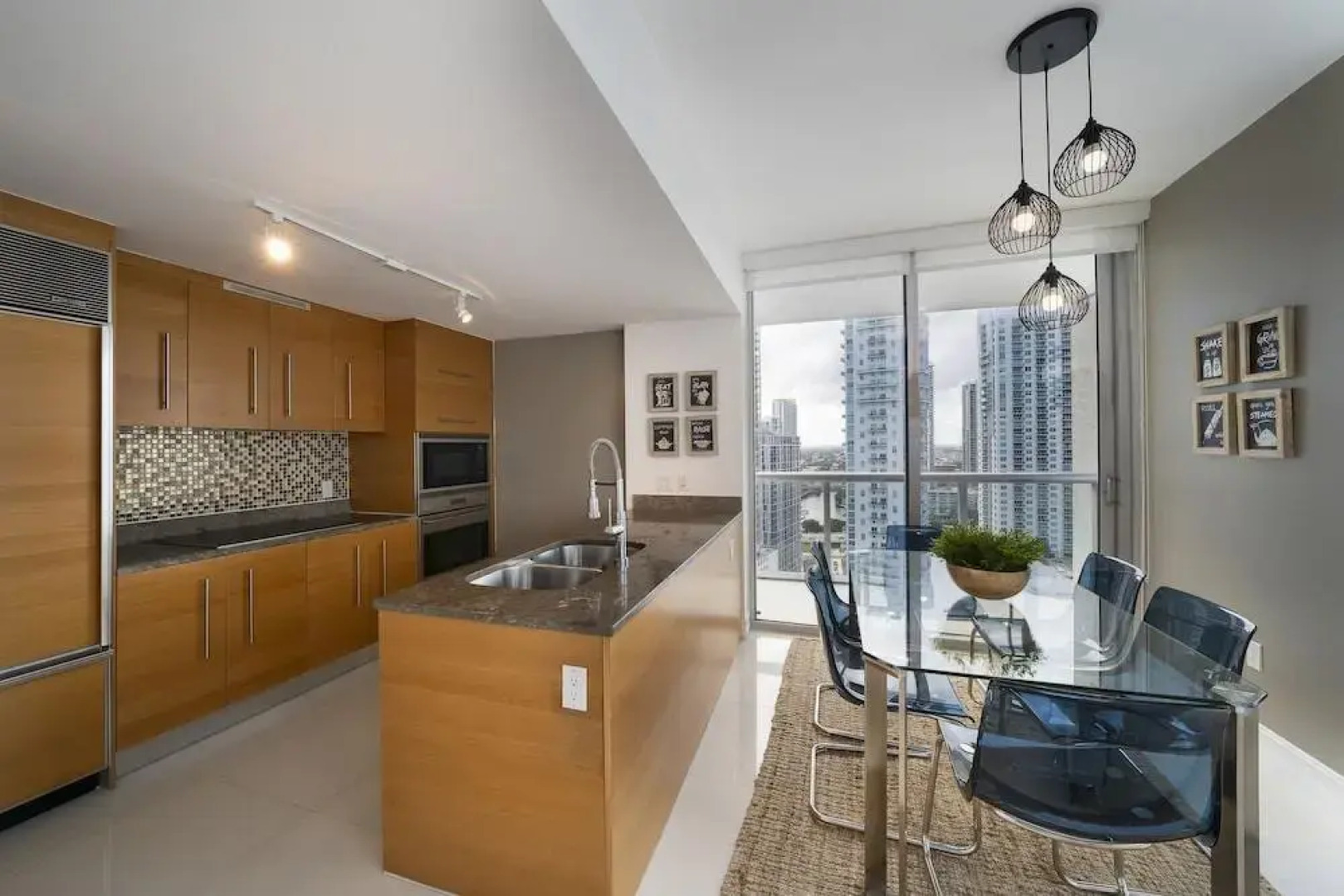 Icon Residences By Sunnyside Hotel and Resorts