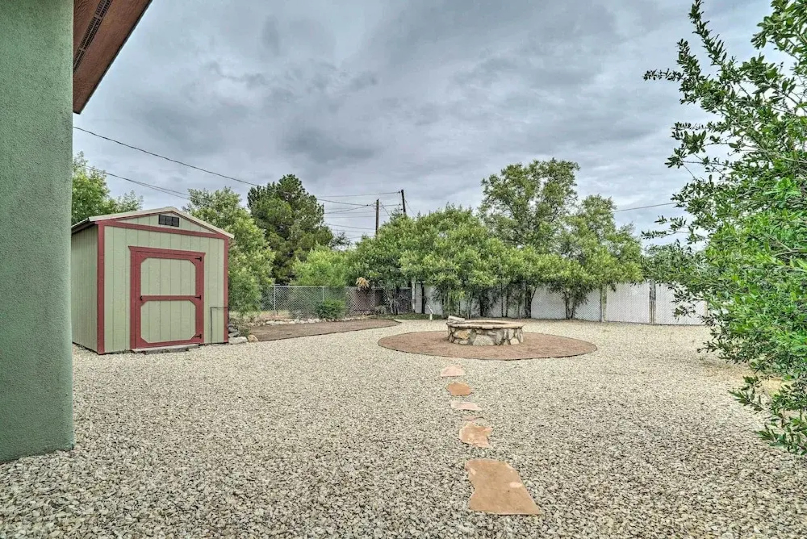 Cozy Las Cruces Gem: Fire Pit, Patio & Views!