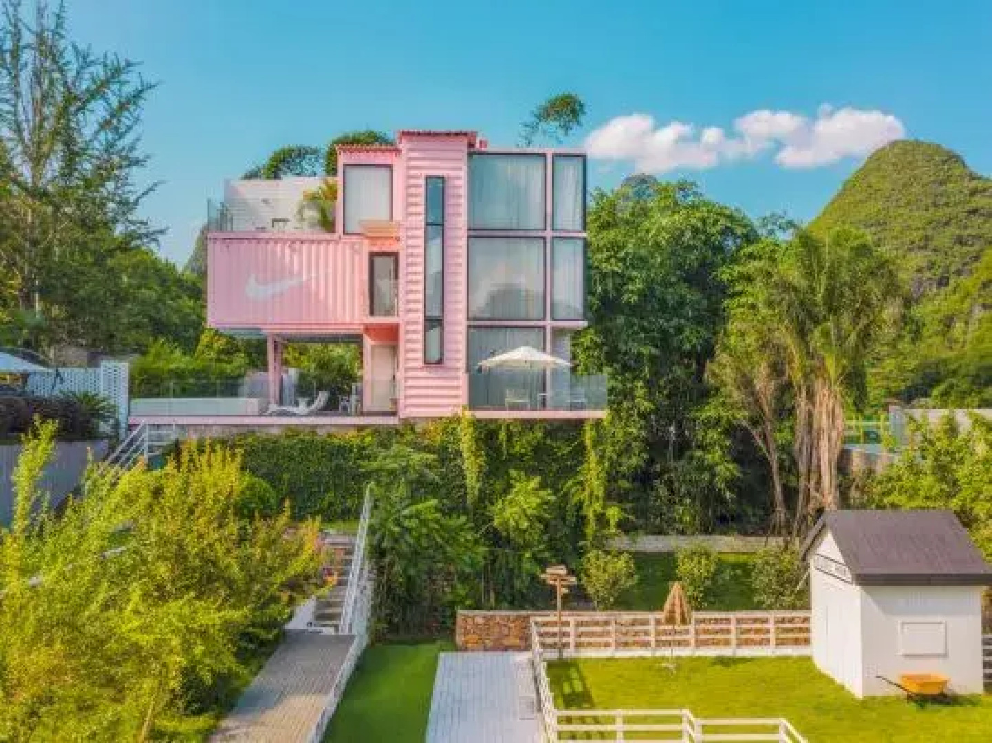 Yangshuo shulin listen to rain · Net red ranch hotel