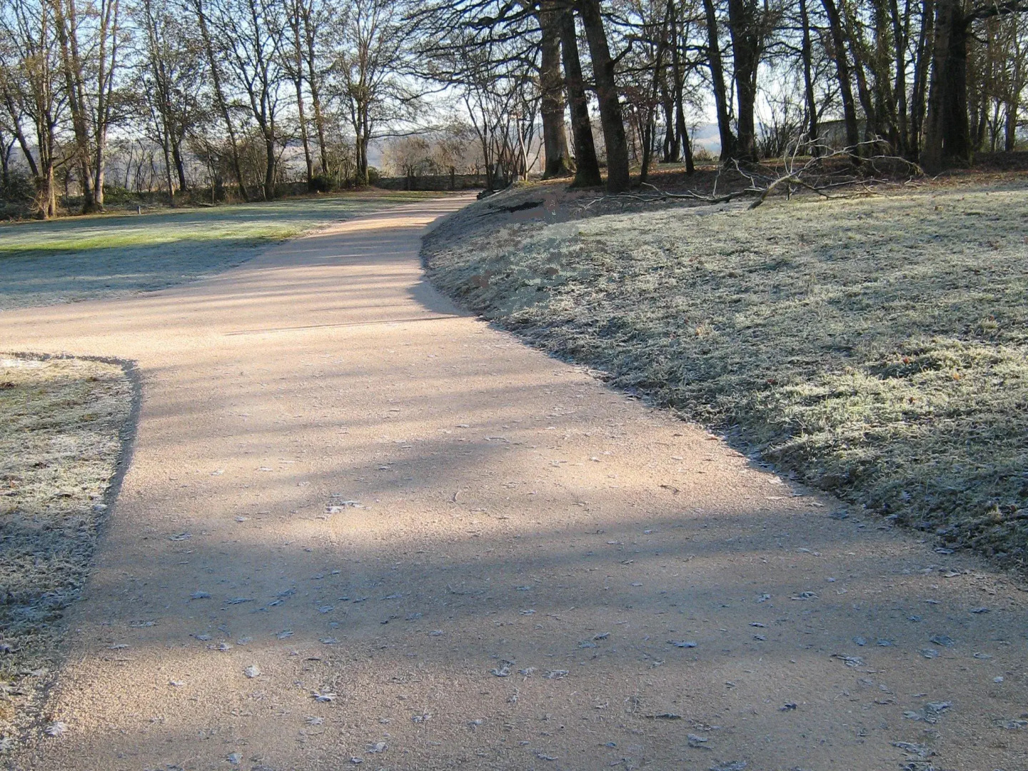 Charming cottage on estate (1880) with pool at the foot of the Pyrenees