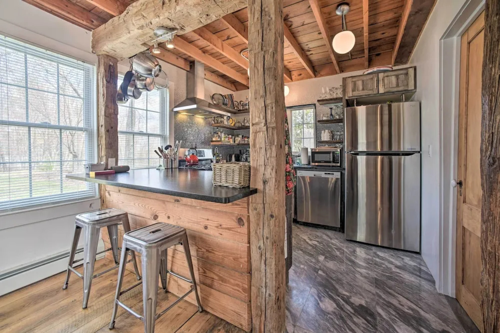 Charming Cottage w/ Yard - 2 Mi to Tinker St!